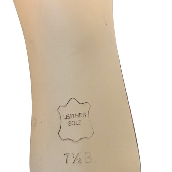 Talbots Suede Leather Pumps Sz. 7.5B Bow Toe Gray Pointy Toe Low Kitten Heel - Picture 8 of 8